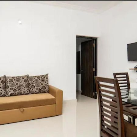 Esha Apartment Calangute Habitación foto